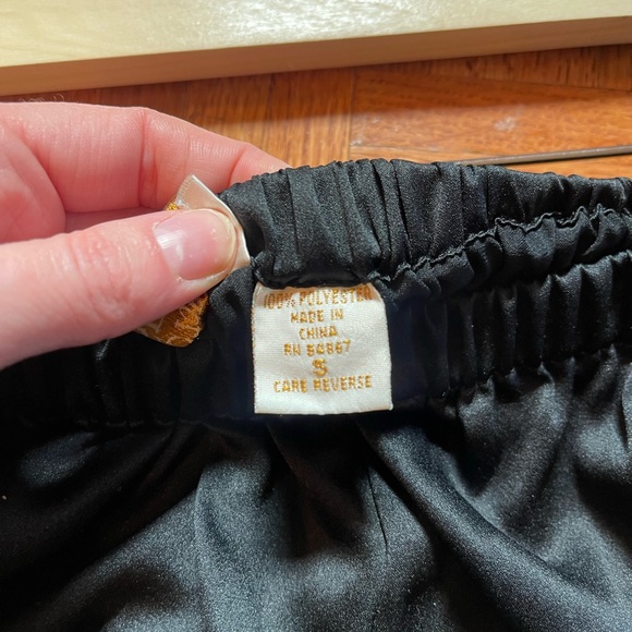 Victoria's Secret Vintage Gold Label Black Polyester Satin Shorts - Picture 4 of 5